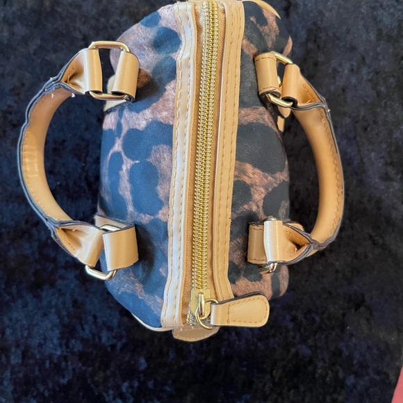 Victoria’s Secret Logo Angel Cute Leopard bag mini handbag - Picture 6 of 9